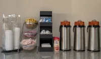 Red Roof Inn Needles - breakfast