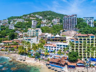 Marboka Hotel & Suites Hotels near Conchas Chinas Beach