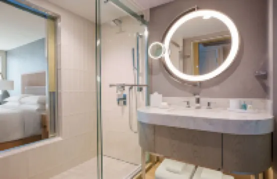 VEA Newport Beach, a Marriott Resort & Spa