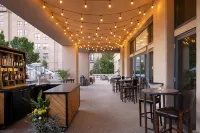 Delta Hotels Grand Okanagan Resort - ที่มีบาร์