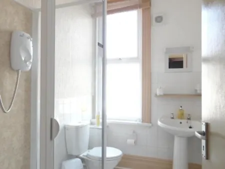 Jasmine Guest House Отели в г. Бармстон