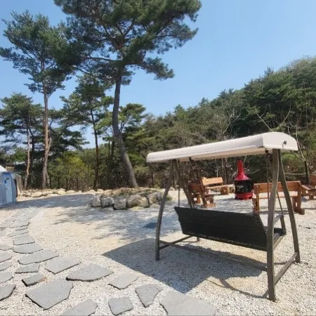 Cheolwon Forest Glamping Отели рядом с достопримечательностью «Общественный стадион в Чхорвоне»