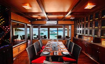Secret Harbour Beach Resort