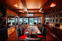 Secret Harbour Beach Resort