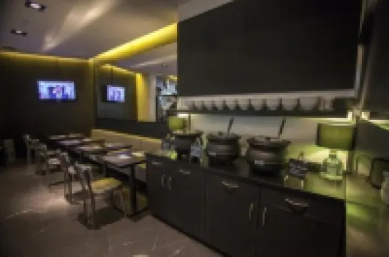 Hotel Grey โรงแรมใน