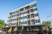 米拉公寓度假村-清真 The Greenery Loft附近的飯店