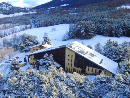 Domaine de l'Adoux Hotels in Chorges