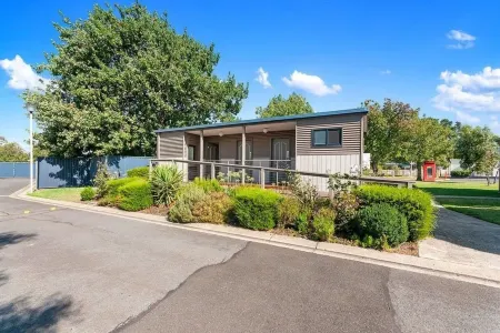 Traralgon Holiday Village