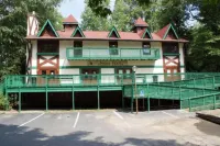 Alpine Crest Resort فنادق في هيلين