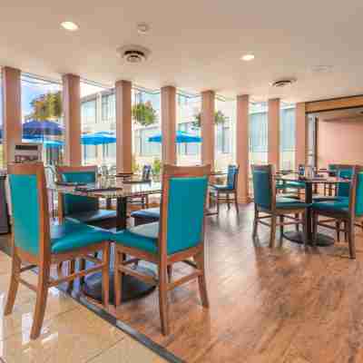 Coast Discovery Inn Dining/Meeting Rooms