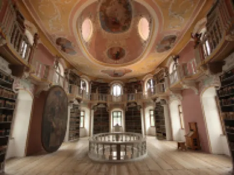 โอลด์ คิงส์ ดีไซน์ โฮสเทล โรงแรมในฟึสเซิน