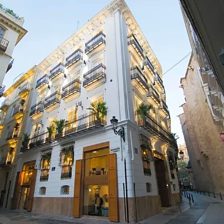Myr Marqués House