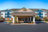 Quality Suites Pineville - Charlotte Hotels in Pineville