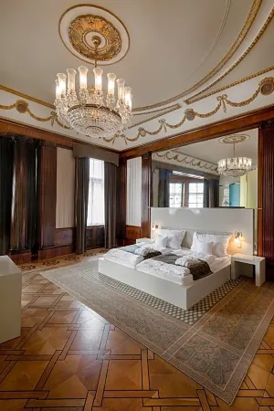 Hotel Okresní Dům Отели рядом с достопримечательностью «ATC Caravan»