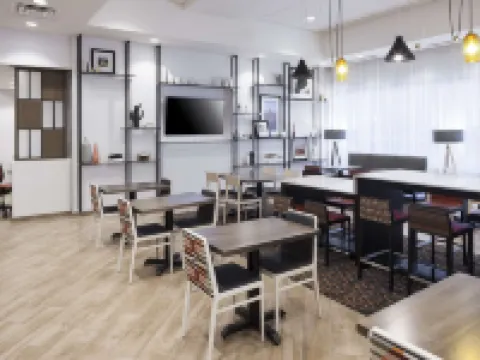 ハンプトン イン & スイーツ フェニックス ダウンタウン フェニックスのホテル