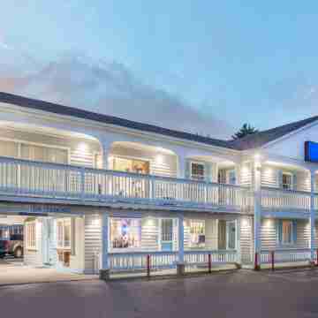 Travelodge by Wyndham Cape Cod Area Hotel Exterior