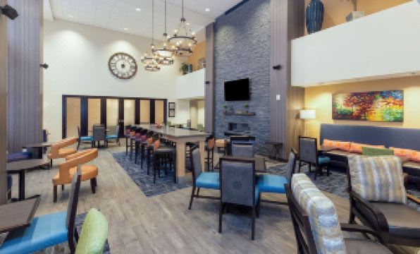 Hampton Inn & Suites West Morgantown University Towne Centre