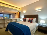 سويس بيلسويتس بونامو كوينز تاون