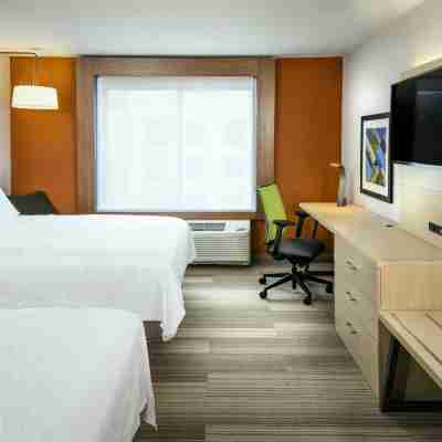 Holiday Inn Express & Suites Medford Rooms