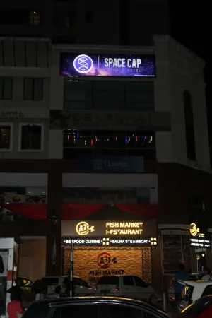 Space Cap Hotel Отели рядом с достопримечательностью «Waikiki Condominium»