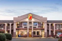 Super 8 by Wyndham Wytheville Hotels in Wytheville