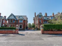 Clementine's Guest House Hotels near Clifton
