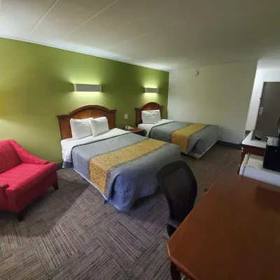 رويال إن Hotels near منتزه إيغل كريك