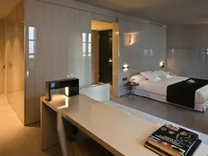Caro Hotel