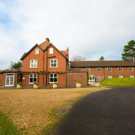 Gray Manor Hotel