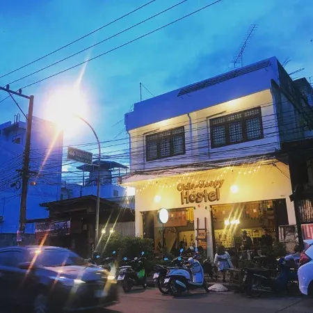 Oldie and Sleepy Hostel