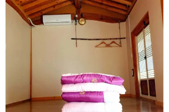 Gyeongju Hyeriwon Hanok Stay トンイルジョン周辺のホテル