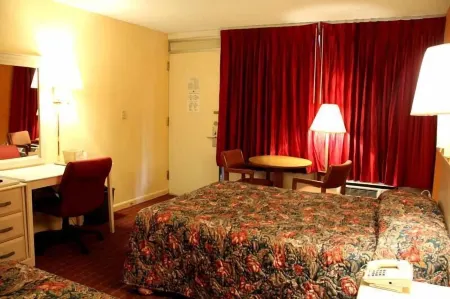 Travelers Inn Отели в г. Monmouth Junction