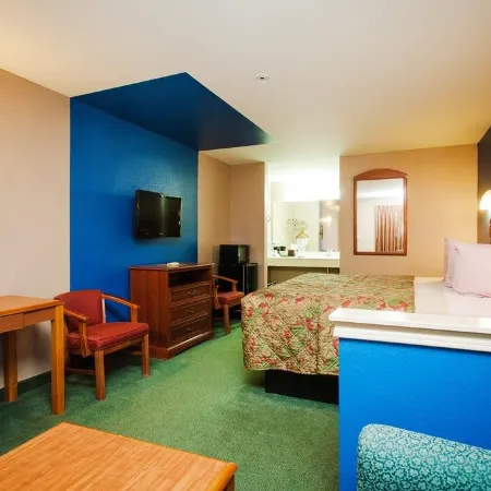 Scottish Inn & Suites