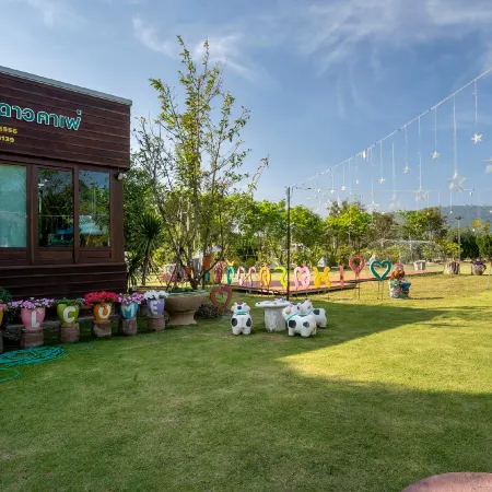 Nadedow Resort Отели в г. Ванг Нам Кхио