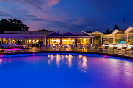 Hotel Mioni Royal San Отели рядом с достопримечательностью «Metropole Minigolf»