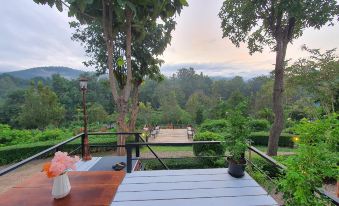 Banphu Montalang Resort