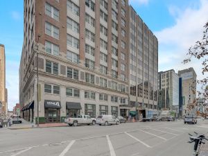 Frontdesk Penn Street Tower Apts Downtown Indy