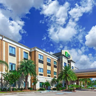 Holiday Inn Express & Suites Beaumont NW Parkdale Mall by IHG Hotels near H-E-B plus!