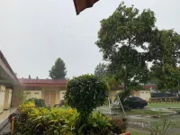 OYO 90770 Wisma Rima Melati Hotel dekat Pantai Karsut