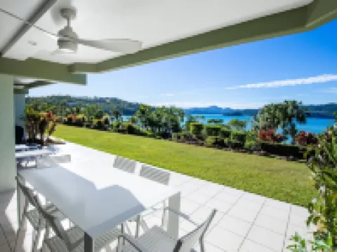 Lagoon Beachfront Lodge 005 on Hamilton Island by HamoRent