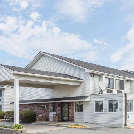 Super 8 by Wyndham Portland ME