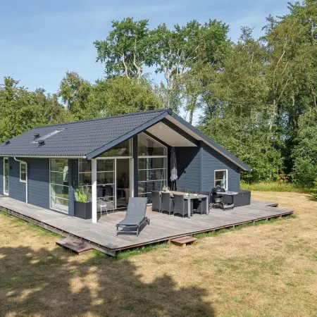 "Jelke" - 50m from the Sea