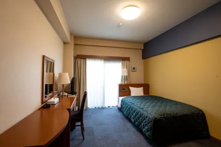 Business Hotel Shinten Отели рядом с достопримечательностью «Kyushu Ceramic Museum»