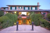 Casanova - Wellness Center la Grotta Etrusca Hotels near Col d＇Orcia