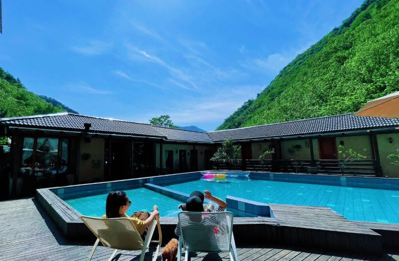 Lin'an Congqian. Man Hostel photo 2