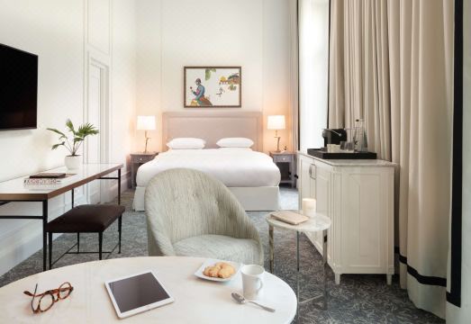 호텔 뒤 루브르 근처 루브르 박물관 야경