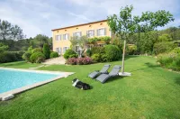 La Bastide Tara - parking