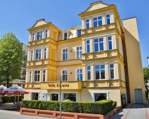 Villa Antares I & II Hotels near Neptun