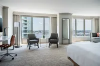 Baltimore Marriott Waterfront Hotels near Loyola University Alumni Chapel, Baltimore, Maryland