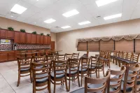 Days Inn & Suites by Wyndham Lakeland Hotels in Lakeland
